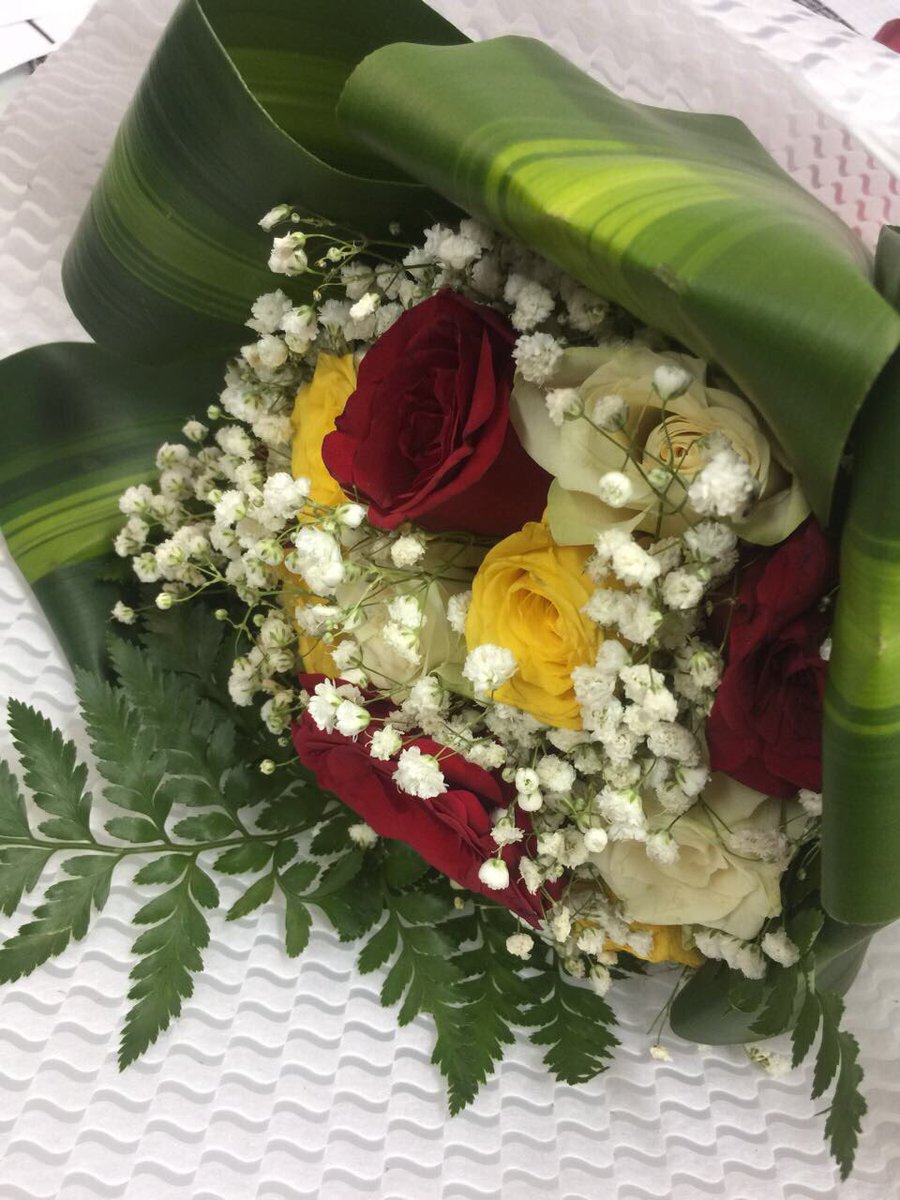 th1_1's tweet photo. رحلة أمل عبارات رائعة من الطالبة ريم بركات ووالدتها تزيد الشخص قوة وعطاء وبعدها شكرت والدة ريم قائدة المدرسة ووكيلة شؤون الطالبات ليلى مبارك لوقفتهن مع ابنتها خلال فترة العلاج شكراً والدة ريم 🌹🌹 https://t.co/NlcRuahaiG
