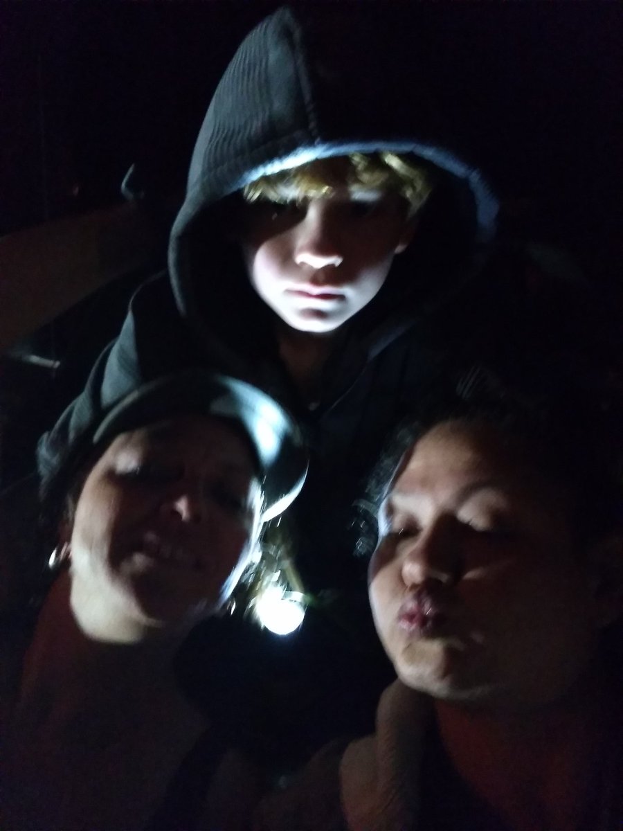 JessicaString20's tweet image. What a great time everyone had at Heather's bday party. Good bon 🔥 and 🍤 boil. 42 looks good on my bff!!!