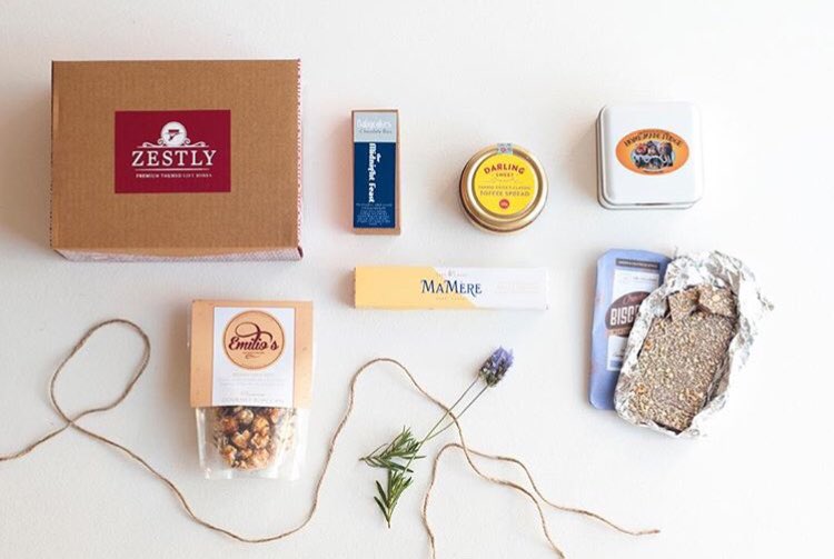 ZestlyBox's tweet photo. For those with a sweet tooth #chocolate #popcorn 🍫 #fudge #toffee #corporate #gifting https://t.co/us3nkMQ7rA