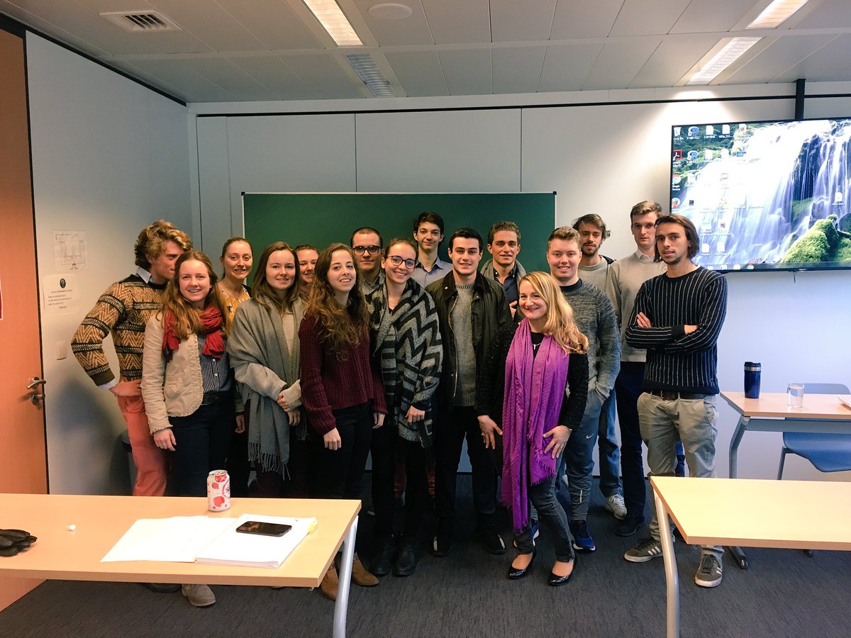 AureliaTakacs tweet picture