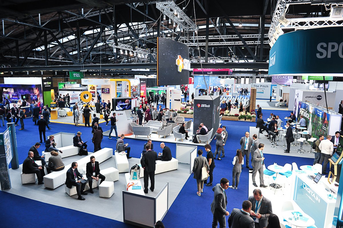 Can you believe it's been 2 whole weeks since we opened the doors to EiG for the very last time?🚪☹️
Next year we combine to become iGB Live! &amp; we hope to see you there!
But until then, you can look back at some #flickr photo highlights from #EiG17 here: flickr.com/photos/totally…