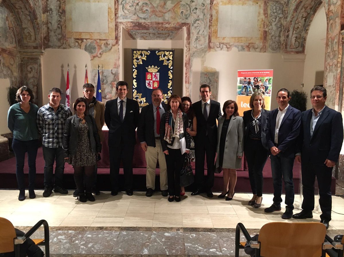 Hoy_Libro's tweet image. Firma del #Convenio del proyecto LEEMOS @educacyl Consejería CyL, Fundación Telefónica y Fundación José Manuel Lara @fundacionTef @FundacionJMLara ow.ly/VRyd30gxpzA #lecturadigital #LecturaCyL