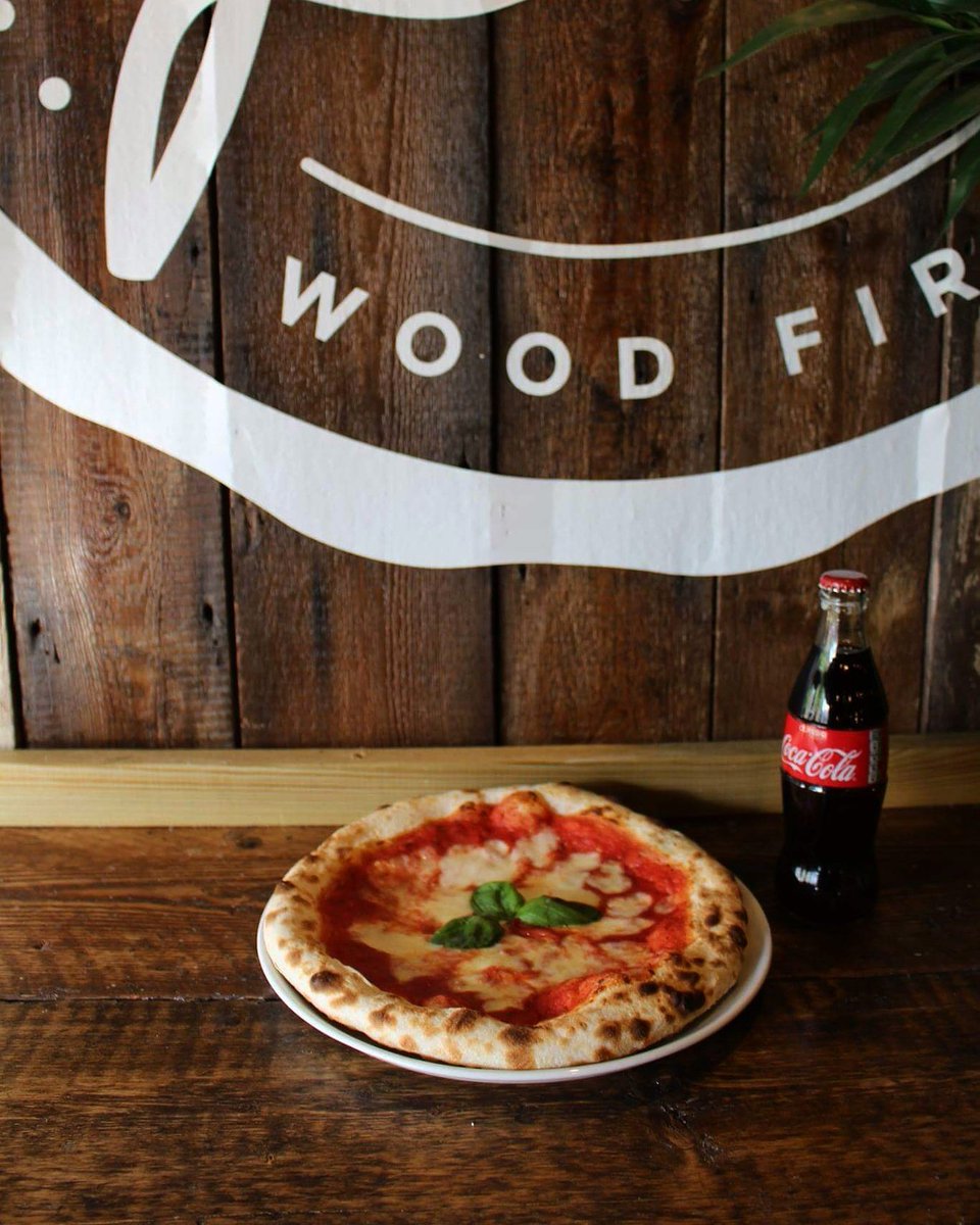 LubensPizza's tweet photo. Beat the Monday blues! Mozzarella &amp; Basil plus any soft drink £6.95, 12-5.30pm. TODAY ONLY! #folkestone #lubens #pizza https://t.co/ZyLWQTEnxW