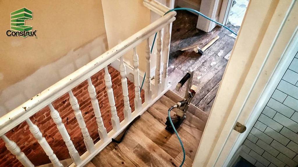 GoConstrux's tweet image. So many textures in one shot! #BrickOnDrywallOnBalusterOnHardwoodOnCeramic #Reviving #SouthPhilly #NaturalSlope #O… bit.ly/2yWoR1Y