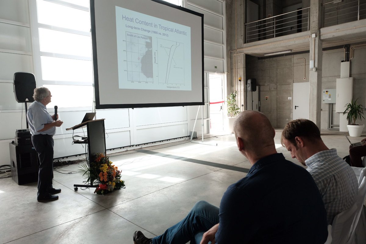 OSCM_'s tweet photo. . @AWI_Media-scientist Peter Lemke talking about the warming of the eastern Atlantic at #OSCM17 https://t.co/1fAZ2OlDvi