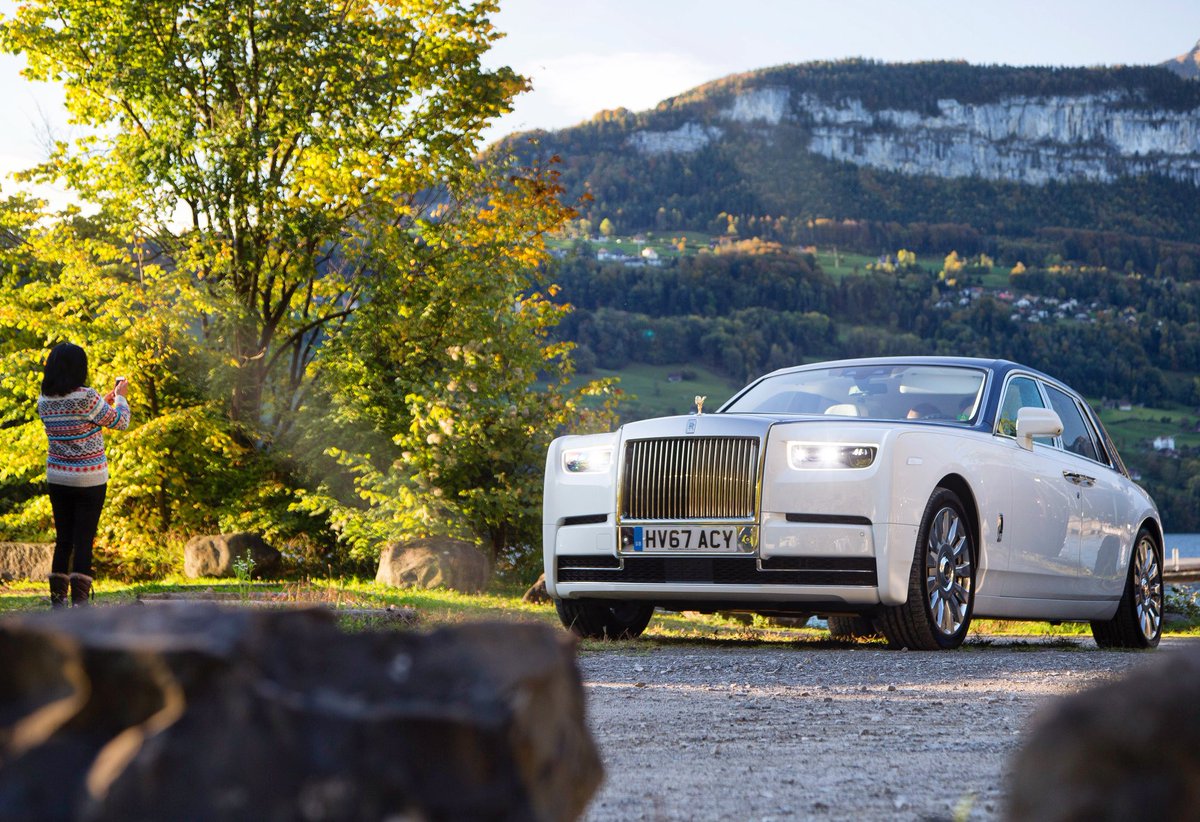 rollsroycemcna's tweet photo. Capture the moment 📷
#RollsRoyce #Phantom #RRPhantom #PhantomDrive #NewPhantom #Luxury https://t.co/oxLgYi4M2g
