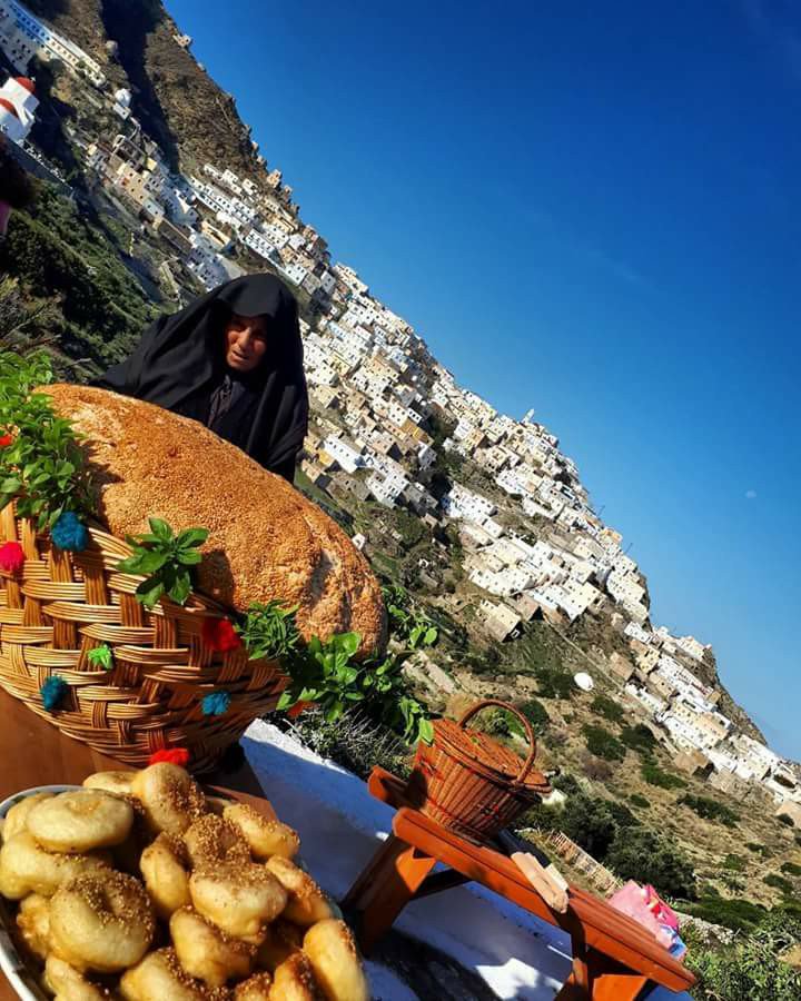 ecotourism_karp's tweet image. Every small church in Karpathos celebrate one day per year and the owner organize everything in a perfect way!
In the picture, you can see a 87 years old (!) lady offering traditional loukoumades to the guests!
#ecotourism #locals #local_guides #church  #GetOutdoor #celebration