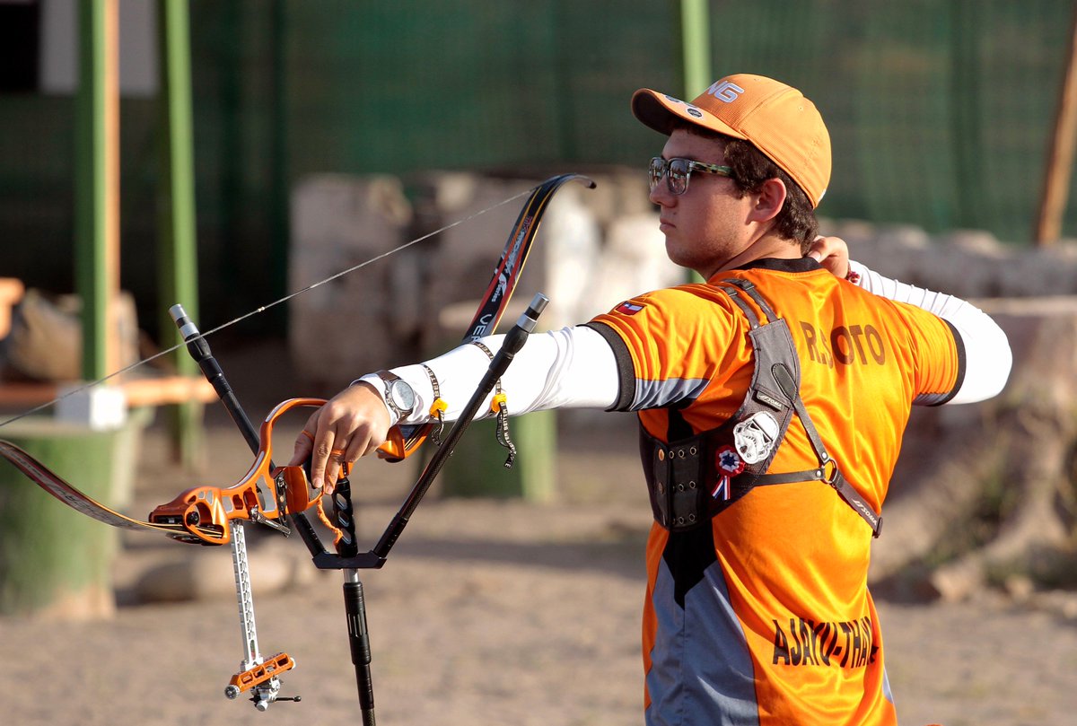INDChileOficial's tweet image. Ricardo Soto va por🥇 ronda olímpica 🏹recurvo #Bolivarianos2017. El deportista CER del #INDArica venció por 7-1 a su compañero Andrés Aguilar, quien disputará🥉ambos encuentros programados el 15 de Nov #VamosChile