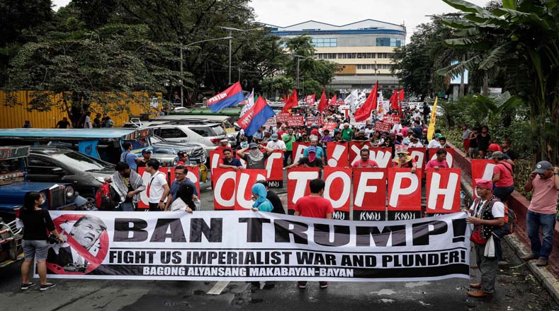 ConElMazoDando's tweet photo. ¡Conciencia revolucionaria! Filipinas rechaza a Trump con gran protesta en su visit https://t.co/yzVJAyVnDT #13Nov https://t.co/rK0OUncOYi
