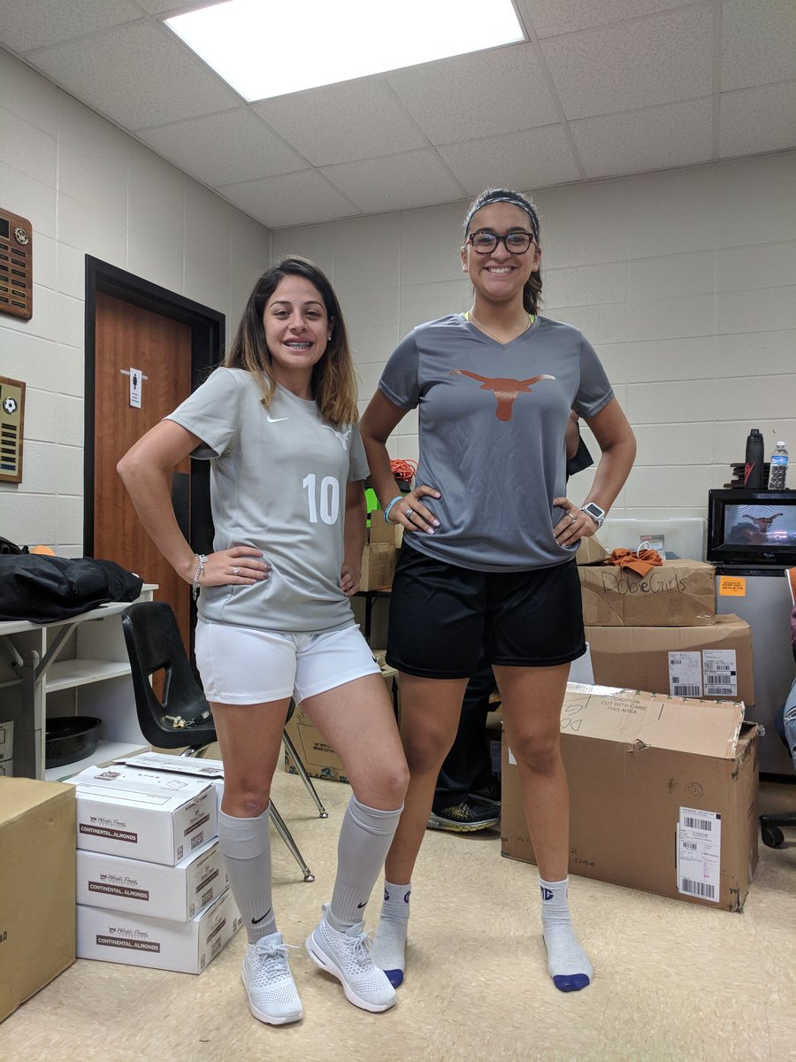 JFD_GirlsSoccer's tweet photo. New Practice clothes and new jerseys! #GrayisGreat https://t.co/2uMKPUFSJX