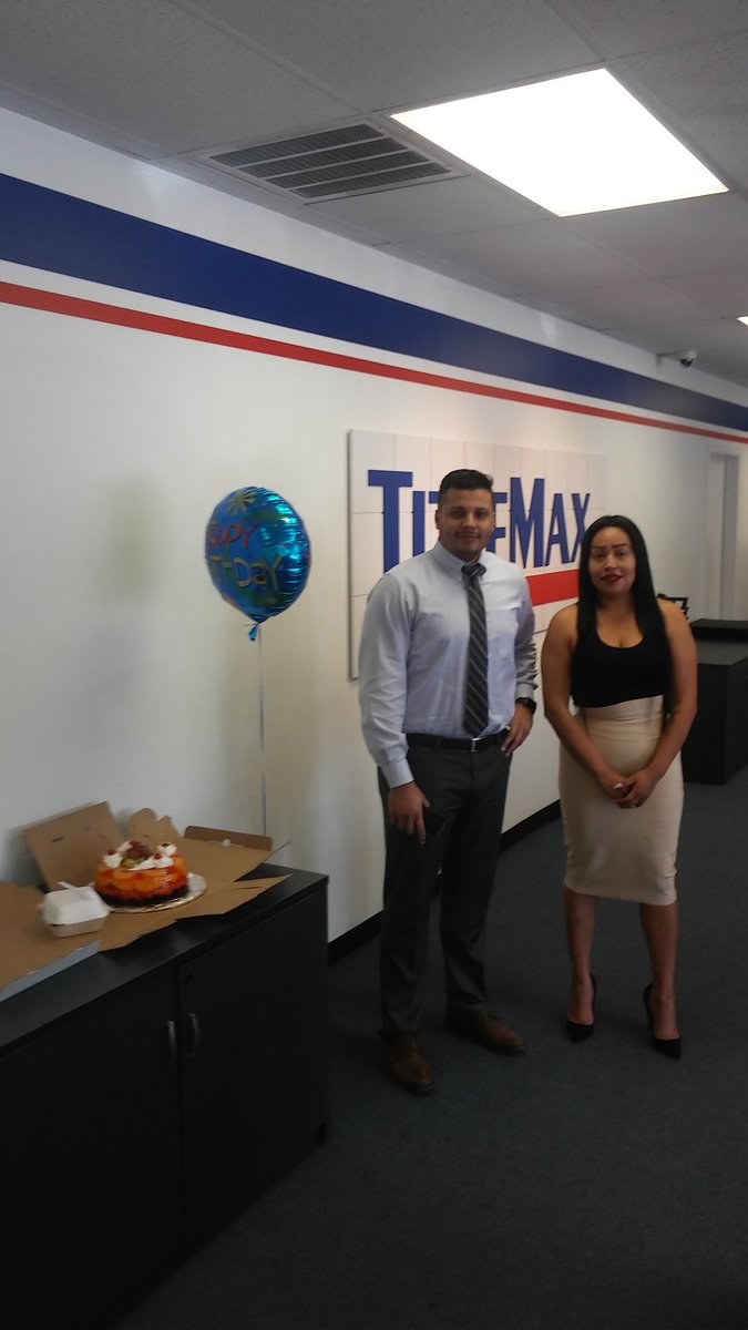 ericmeza1984's tweet photo. Happy bday to Iasias Contreras, Gm of Houston 19. His sm brought the cake. @TMXCompanies https://t.co/42ZxTEgCxb