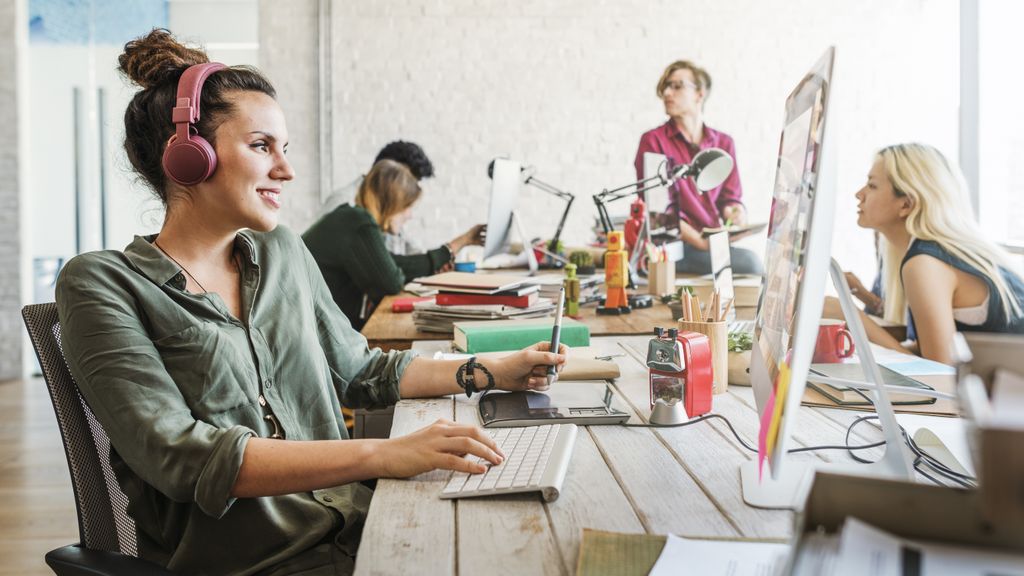 Startup_Adam's tweet photo. The 'war on talent'. How #Amsterdam is fighting the odds. https://t.co/Pirg87Ss2a via @AmEcBoard https://t.co/2pXTCh3pgy