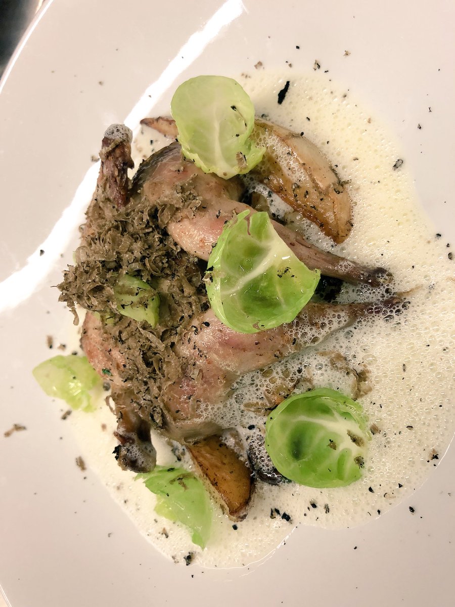 vendicti's tweet photo. Lite nya rätter på #storstad ! #lamm #stmaure #vaktel #jordärtskocka #beurreblanc #tryffel #laxtartar #hasselnötter #pickladetrattisar #välkommen #odengatan41 #storstadsthlm #mat https://t.co/TrYGzqkgy2