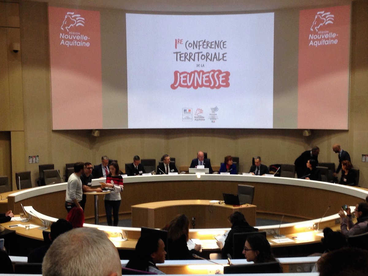 i_engagement's tweet photo. Aujourd'hui, l'Institut de l'Engagement participait à la 1ère conférence territoriale de la jeunesse, organisée par la Région @NvelleAquitaine 📝
#LiveIDE2017
#Jeunesse
#Engagement https://t.co/P3J58TlWog