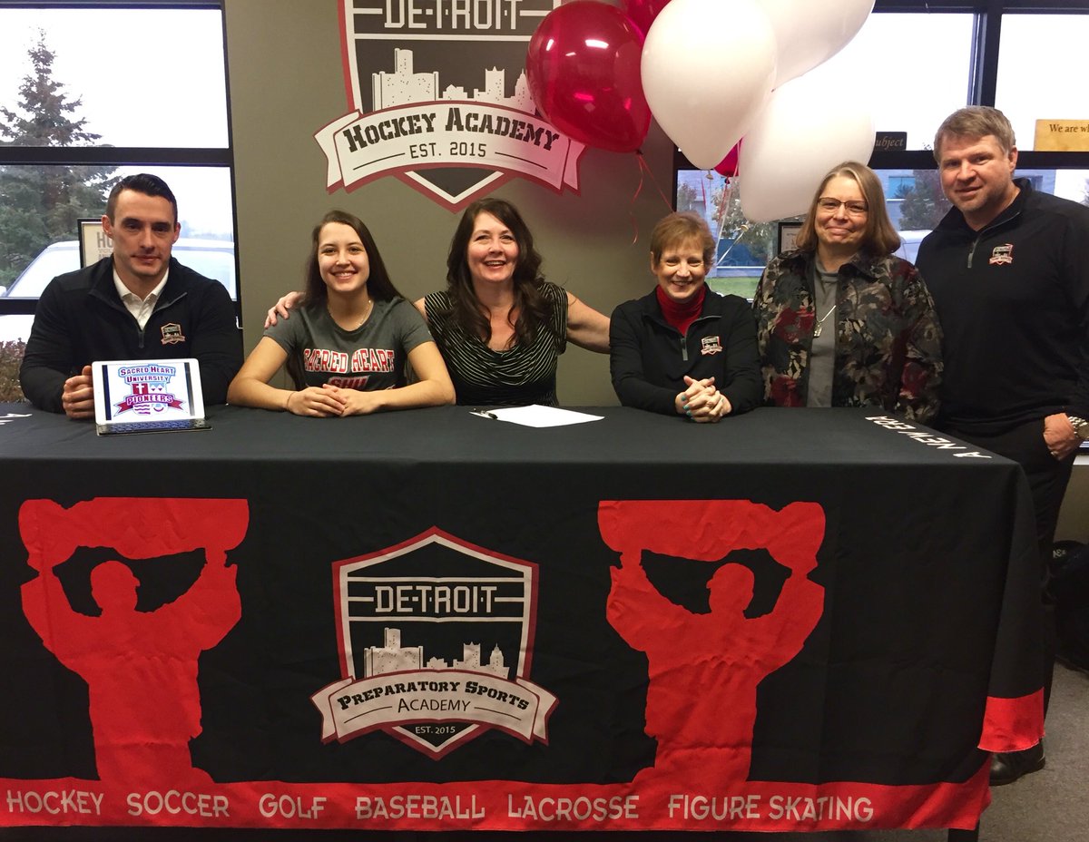 DHAinfo's tweet photo. Congratulation to DHA goalie @Frankie89132536 on signing your NLI with @sacredheartuniv #dhafamily #sacredheart #schoolcomesfirst #californiagirl #pioneers https://t.co/ag69fWSDkx