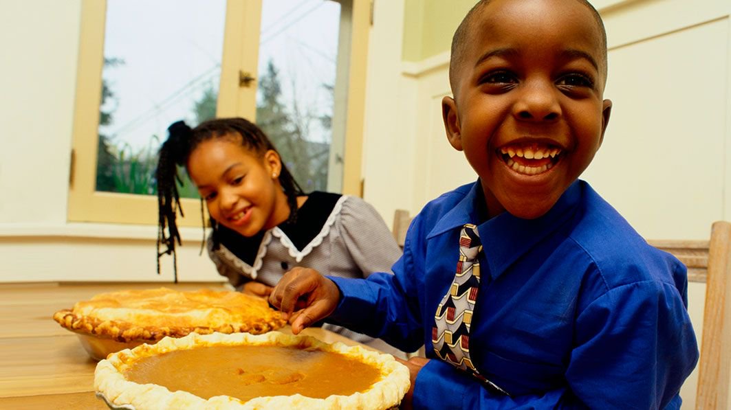 RealWholeChild's tweet photo. Check out these age-appropriate ideas for cultivating gratitude in your kiddos this Thanksgiving. https://t.co/poaSeRxOPm https://t.co/fzB2GrUjQr