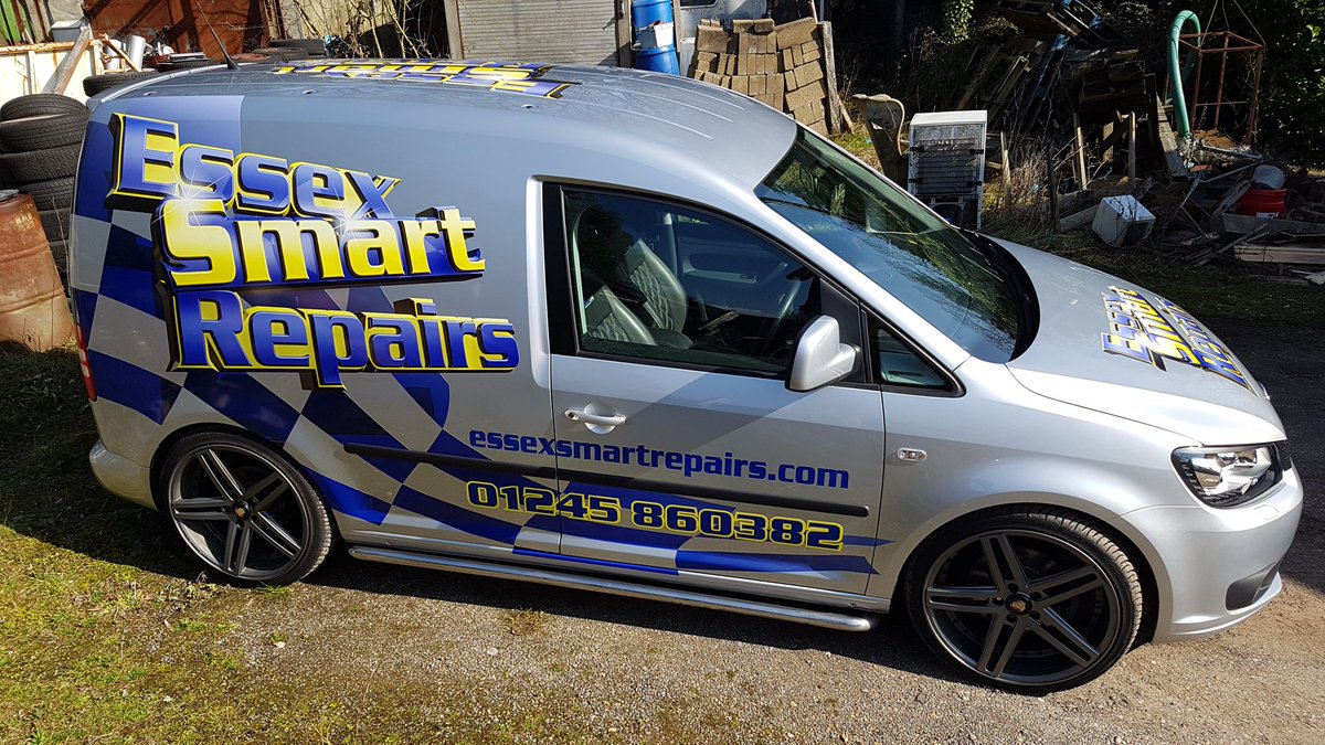 essex_smart's tweet photo. Massive thanks to Neil at https://t.co/hqCC9A5FU1 for our ESR design๐๐ป #EssexSmartRepairs #FunkeeFish #GraphicDesign #SmartRepairFam #Wrap https://t.co/sDa4b6kmfS