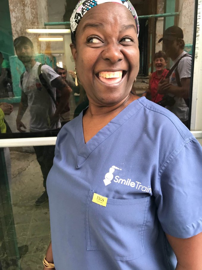 wearfigs's tweet image. Just received this photo from a friend visiting Haiti! #ThreadsforThreads in action! Learn about our program and keep your eyes peeled for #FigsintheField #wearFIGS ow.ly/CmbT30gy6hf