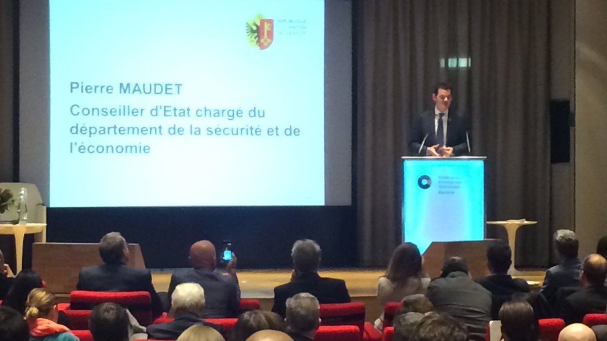 GE_OCEI's tweet photo. « L’entrepreneuriat est une question d’état d’esprit. Il faut y croire, ne jamais craindre l’échec. Il nous faut donner le goût de se lancer dans un monde où il est plus facile de trouver son 1er client que son 1er employeur. »

Pierre Maudet lance officiellement la #GEW17 https://t.co/7JQ36JZ84y
