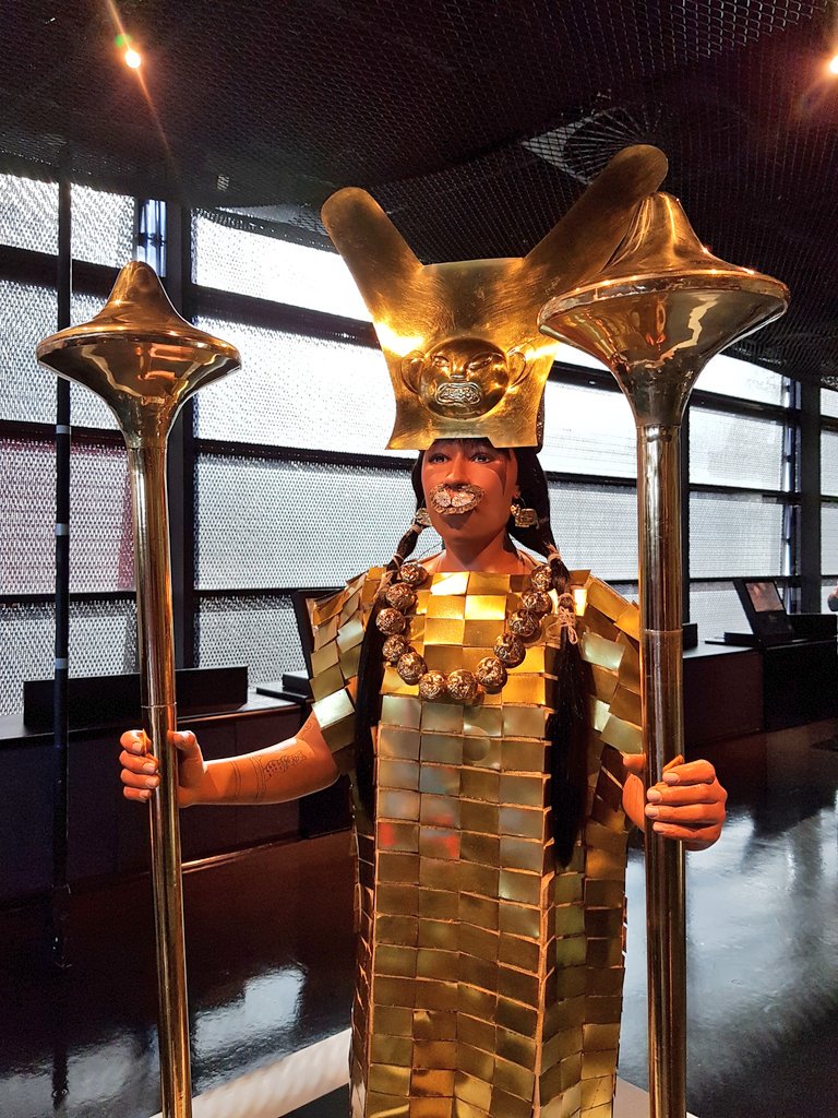 quaibranly's tweet photo. Mille ans de pouvoir féminin : dans certains villages du Pérou, les Capullanas, l'autorité était détenue par les femmes, dont certaines assuraient également des responsabilités religieuses #ExpoPérou https://t.co/Cy8iGMnUlP