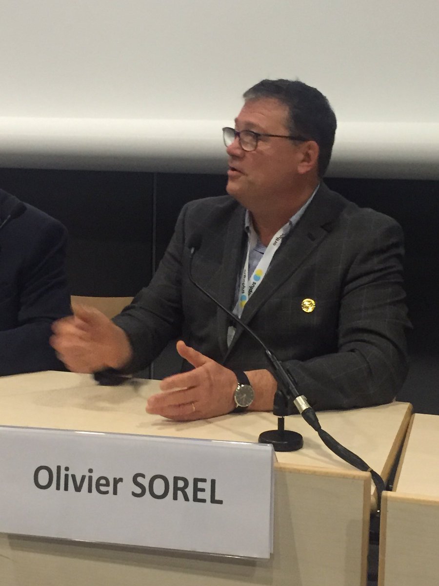 LauJacq's tweet photo. Suite des 20 èmes Journées @FFOrthodontie : une pertinence #médicale pour améliorer la santé globale des #patients au delà de l’esthétique du sourire. Une conviction du Pdt du congrès #orthodontie:Olivier Sorel https://t.co/LSyqqgTmXe