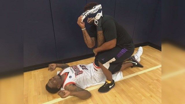 TucsonSportsNow's tweet photo. BUCKETS BEGIN SEASON: @TBucketsABA fall 111-106 in season-opener to @sdkings_aba HIGHLIGHTS: https://t.co/nfBxurqI0P #TucsonBuckets #ABAHoops https://t.co/errokoKMTj