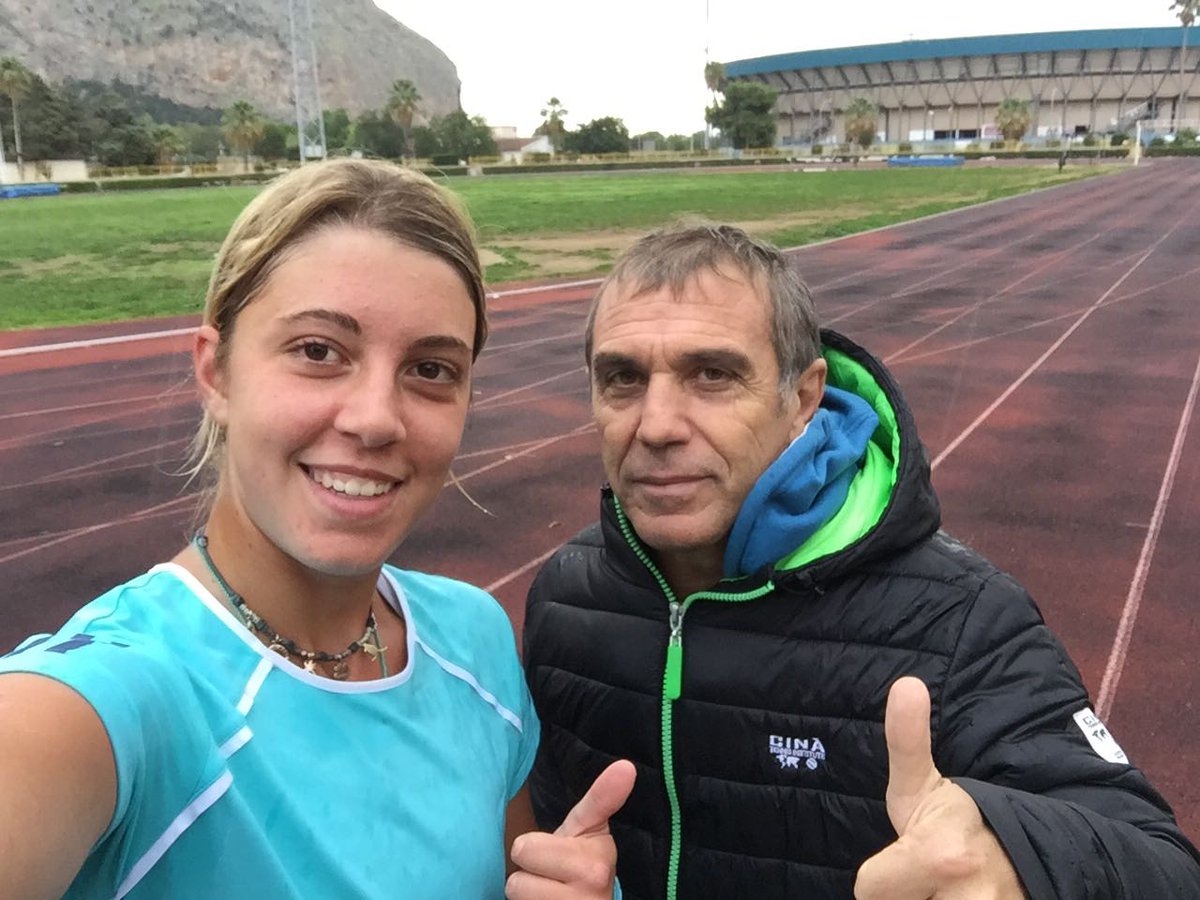 BilardoFederica's tweet photo. Primo giorno di preparazione invernale..parte atletica...morta 😂😂😂. E' stato un bel 2017,ma la testa e' gia al 2018,tanto da lavorare,tanto da raggiungere. #bilards #beadvgroup @adidas @adidastennis @adidasWomen @head_tennis @BeAdvGroup https://t.co/t9rAmqtBIi