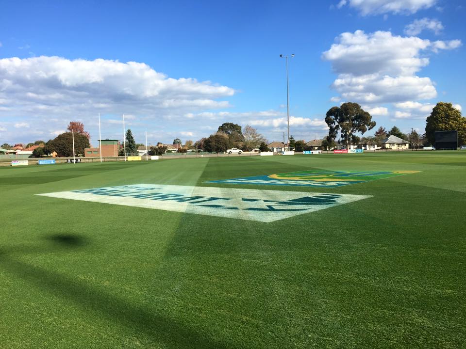 BallaratGift's tweet photo. The prestigious 2018 Ballarat Gift at the C E Brown Wendouree Oval is  now less than 12 weeks away on February 3rd and 4th ... the Mens Freight  Bar &amp; Restaurant Ballarat Gift and the Womens Mars Ballarat Gift  will carry equal prizemoney of $7500 each https://t.co/cZFKW5PuIK