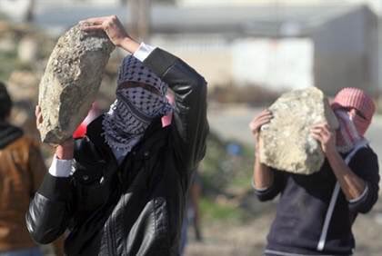 lackboys3's tweet photo. @bullock_baker @yankifarber @IsraelUSAforevr Pali Arabs will tell you all they have are "pebbles" with which to defend themselves. Whoever believes these are just pebbles is part of the problem. #RocksKill https://t.co/29PMo52m1m