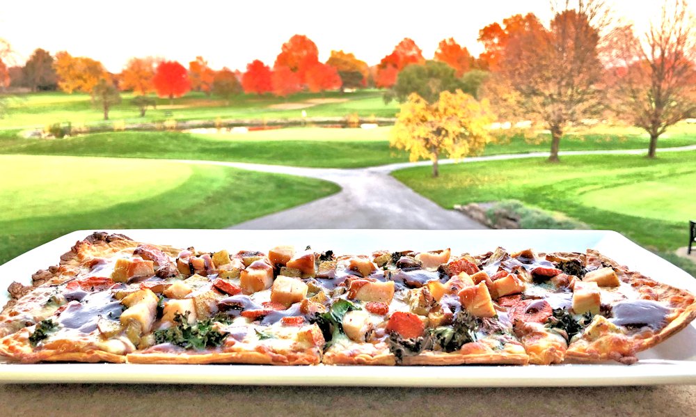 BigWoodsFrnkln's tweet photo. Smoked turkey flatbread with savory plum gravy, mozzarella, roasted carrot, kale and red potato, anyone? Delicious! Plus: We've got $3 pints of #HoosierRed today! https://t.co/AqQ8oyTke5