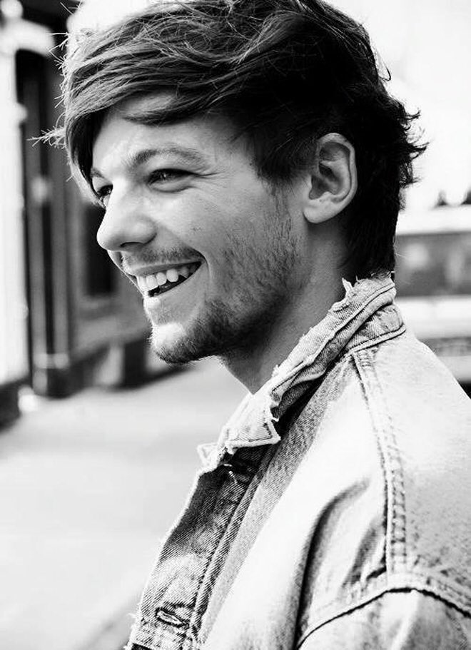 One_D_22's tweet image. (🇬🇧)(🇮🇪)  O n e  D i r e c t i o n ！！

自分はこんな好きになることあまりないのに１Ｄだけはずっと好きで
辛いことあっても１Ｄのおかげで助けられるし幸せをくれる！！☺️❤

復帰楽しみにずっと待ってる！！🌼
新しい曲が聞きたい！！🎧

早く戻ってきて .