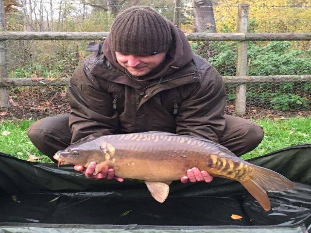 BigFishBaits's tweet photo. Craig Bardsley braved the awful weather and got into the fish
Fishing over at Taswood he managed a 6 fish hit, which included fish of 25.02lb, 24lb, 18+lb, 17+lb, 15+lb & 14+lb
All fish fell to a mix of #SPICED #NUT and #SQUILBERRY #pop #ups over beds of matching bottom baits! https://t.co/Am9vogW6Fo