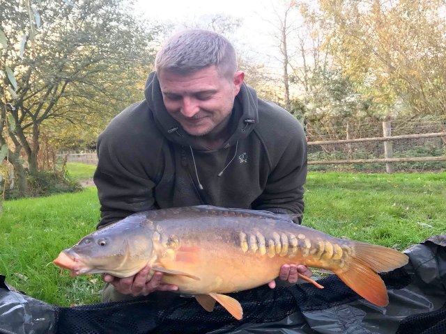 BigFishBaits's tweet photo. Craig Bardsley braved the awful weather and got into the fish
Fishing over at Taswood he managed a 6 fish hit, which included fish of 25.02lb, 24lb, 18+lb, 17+lb, 15+lb & 14+lb
All fish fell to a mix of #SPICED #NUT and #SQUILBERRY #pop #ups over beds of matching bottom baits! https://t.co/Am9vogW6Fo