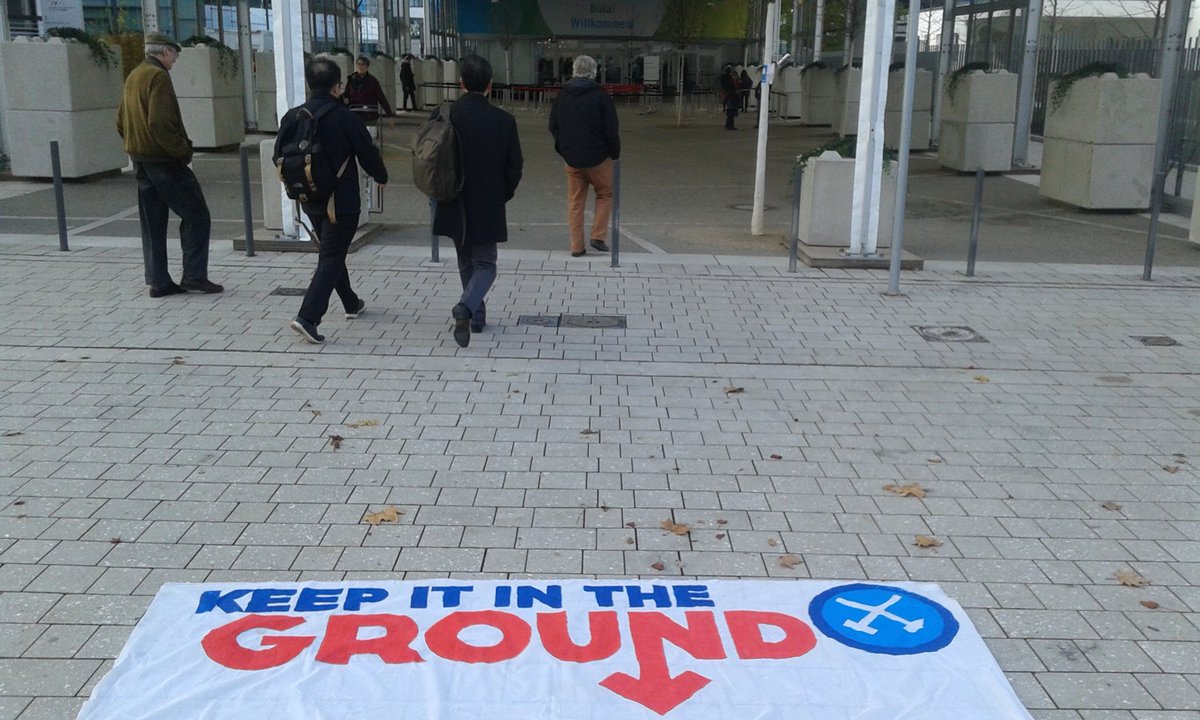JusHambi's tweet photo. #Climate #Chaos and #PeakEverything framed as #greencapitalism business opportunities by #COP23 #CoalCOP delegates and organizers #stopcoal https://t.co/bwJLZF8fkv