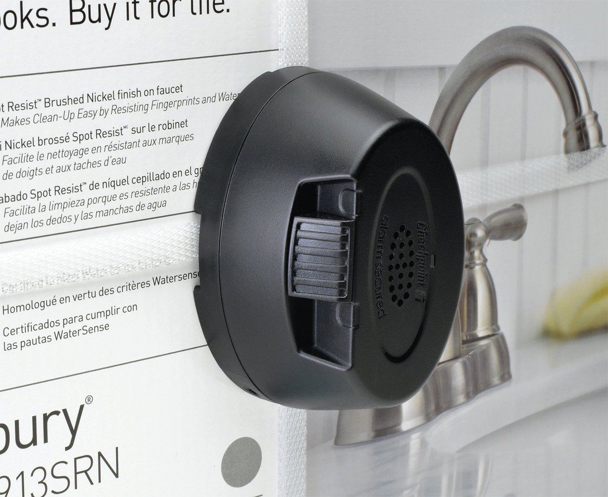 Clevere Sicherung für verpackte Waren. Das neue StrapLok  #Sicherungselement schützt Waren in Kartons mit Umreifungsbändern vor  #Ladendiebstahl  de.checkpointsystems.com/news-events/ne…