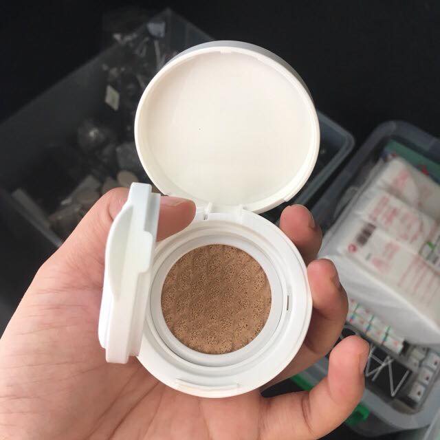 JarsyAum's tweet photo. Laneige BB Cushion ขนาดทดลอง 5 g (แต่ใช้ได้เป็นเดือน) ราคาตลับละ 250฿ เท่านั้น 🤗
สูตร pore control คุมมัน แบบหน้าแมท
สูตร anti-aging ลดริ้วรอย
สูตร whitening สูตรหน้าขาว ฉ่ำวาว
เบอร์ 21 ผิวขาว
เบอร์ 23 ผิวขาวเหลือง สองสี
ของแท้ จากเคาน์เตอร์ไทย
#ลาเนจ #คุชชั่น #คสอเกาหลี https://t.co/EYITGk8m42