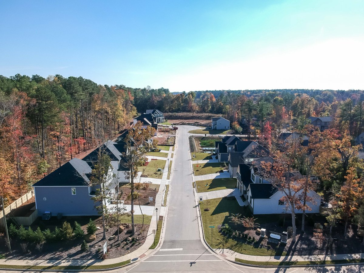 cme2sell's tweet photo. You have to see the finished product at 101 Everam Court in #Ramsley #Chapelhill! *Nov. Special-Receive a 1 yr Swim/Fitness Membership.* https://t.co/mUkMhIStov #lisaellisandcompany #chapelhillhomes #jfullerhomes #greenfeatures https://t.co/yQnxRBTy6y