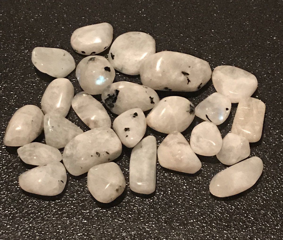 ROAR_Wellbeing's tweet photo. Beautiful #RainbowMoonstone available for purchase from our #Etsy store! Amazing for fertility, pregnancy, PMS etc. as well as intensifying feelings of self-worth! Helps to alleviate degenerative conditions https://t.co/ZNJKrJektI https://t.co/p7JcWt4aqh