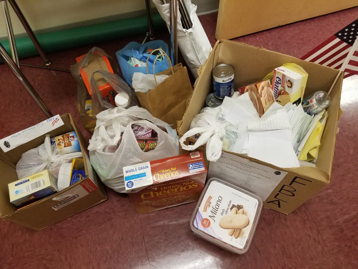 MrsJorgensen_'s tweet photo. I am so overwhelmed with all of the items we collected to send to the USS San Diego. Thank you for the support! @FBLATHS1 https://t.co/xE1sZ9T9do
