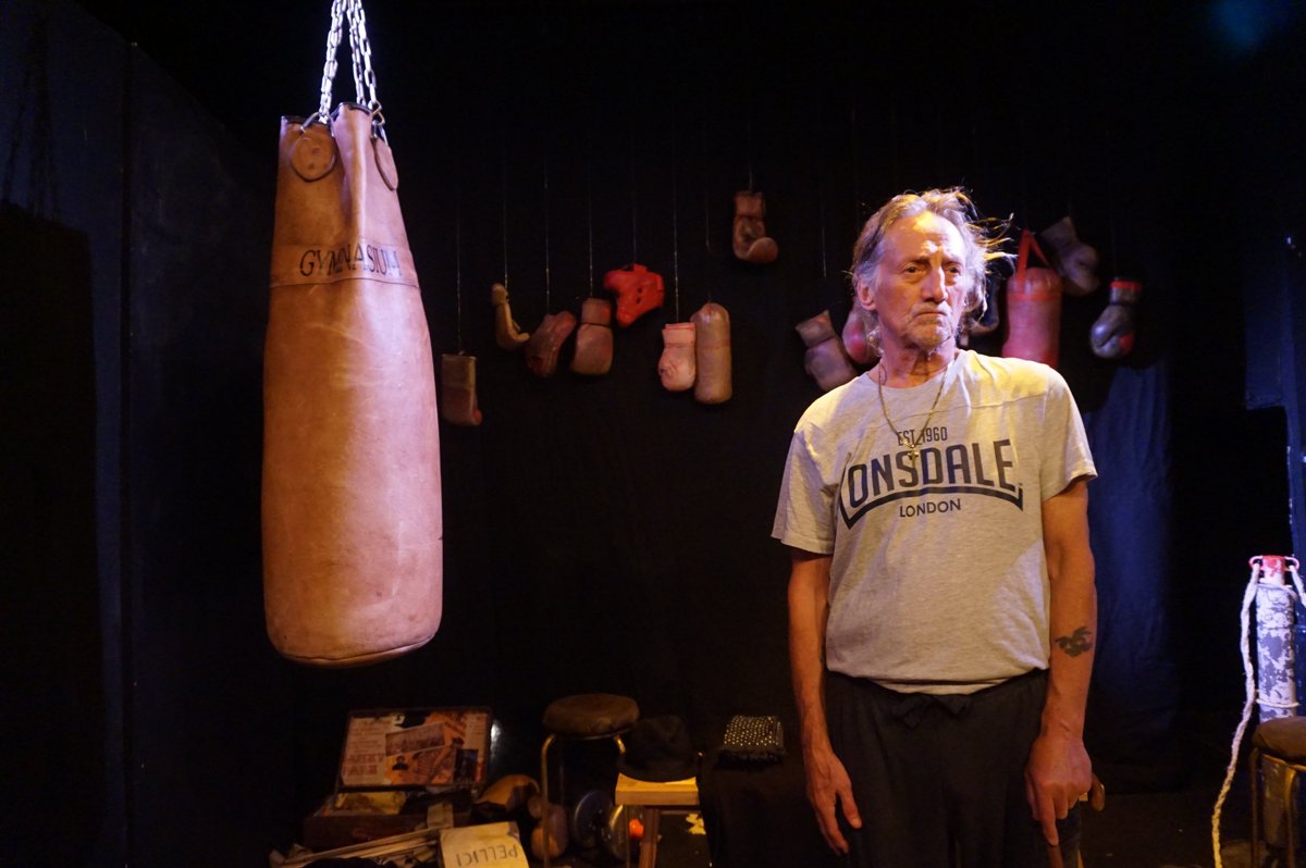 TaketheSpace's tweet photo. "I have two alternatives: either go to jail or go to the army" #MuhammadAli #WhiteFeatherBoxer https://t.co/UgWECVrBXF this Saturday pls RT @quakersyorks @HuddsQuakers @rowntreesoc #YorkQuakers https://t.co/G4COv8ls5l