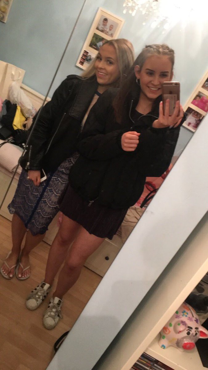 rebecca_hitch's tweet photo. happy birthday to my love!!! have the best 18th!! #rindia❤️❤️ @indieebunnie https://t.co/jFwSPt4Hbm