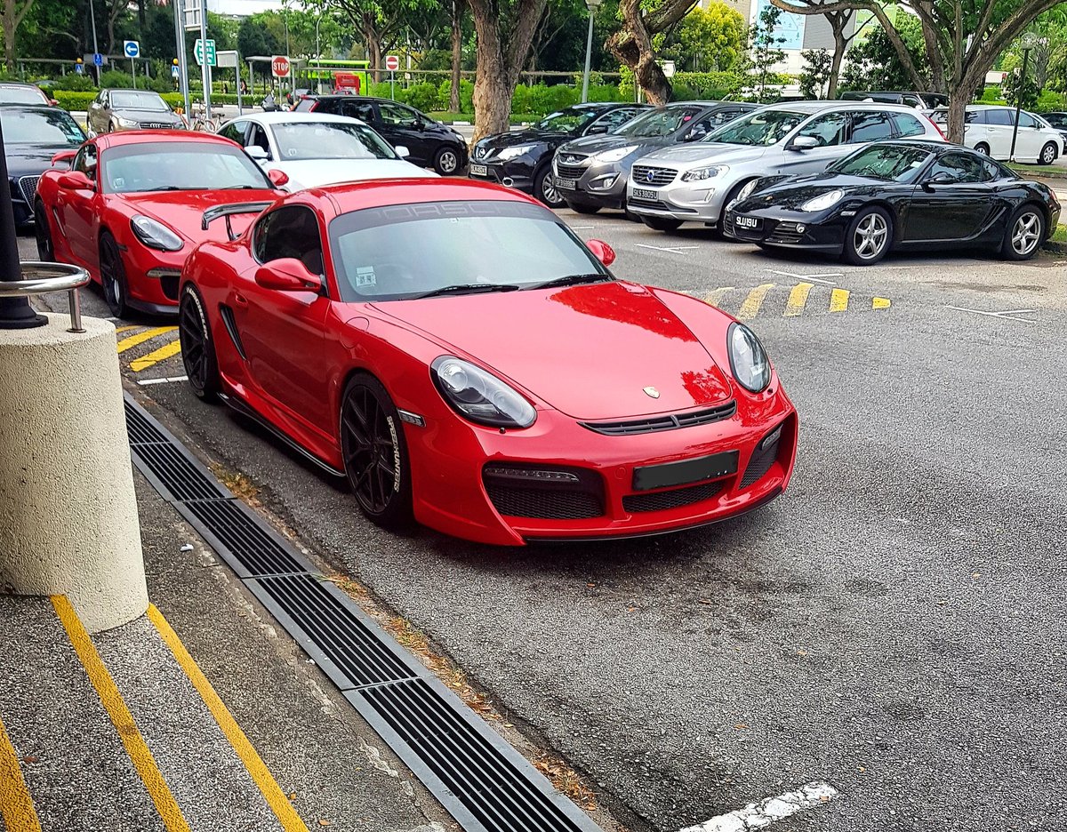 Sharizq1S's tweet photo. Sexy Porsches
#porshce
#Singapore
#carspotting
#carspot
#spotmore
#SGCS
#mr_carspotter https://t.co/vtquq1IIR0