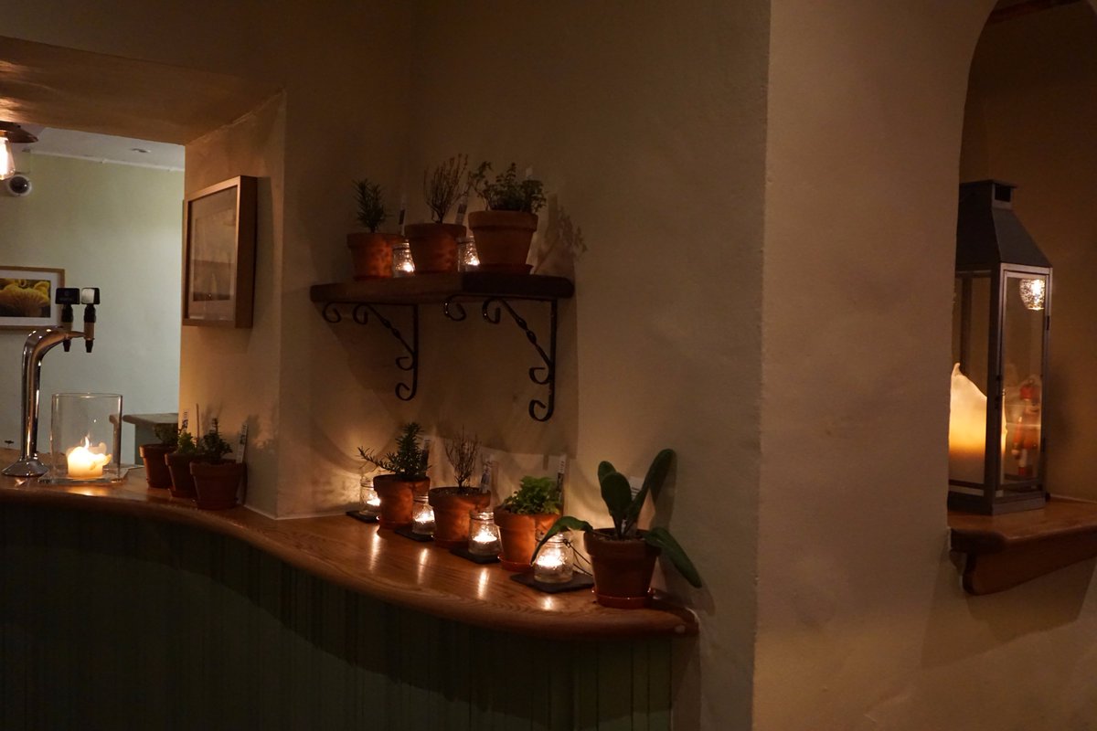This are getting a bit colder in Edinburgh now. Why not book yourself dinner and enjoy a cosy meal full of fresh Scottish produce?

#ScotSpirit #Edinburgh #Scotland #ForageandChatter