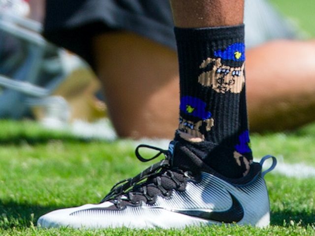 ScottPresler's tweet photo. If Colin Kaepernick, the man who wore socks depicting cops as pigs, is GQ's Citizen of the Year, then I am proudly and unabashedly NOT a GQ citizen.

I support our men and women in blue.
#MondayMotivation https://t.co/e3V6vP77CO