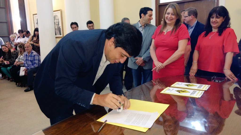 El intendente <a href="/losadajoaquin/">Joaquín Losada</a>  firmó un convenio de Colaboración Interinstitucional para la implementación de contenidos de seguridad vial entre el municipio, el Consejo General de Educación y UDPM