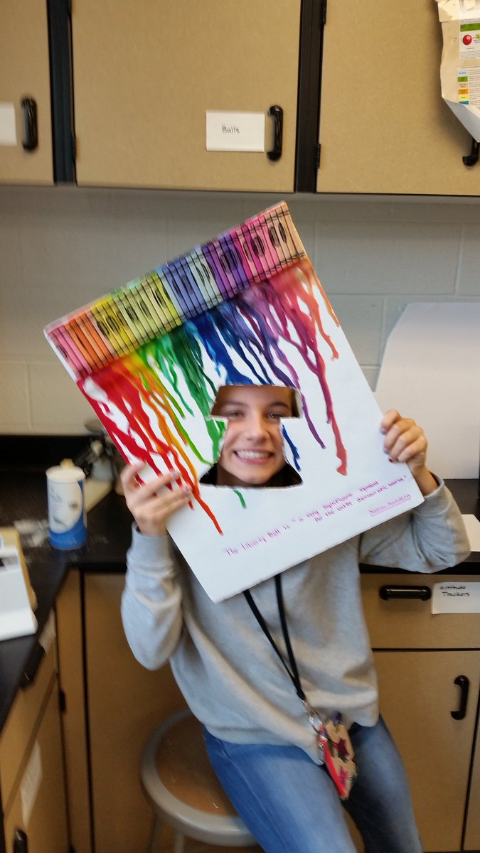 MPetrilloMMS's tweet photo. Students learn about phase changes by melting crayons and relating it to the theme of change in English and History #masdproud https://t.co/pMwKr3NUxE