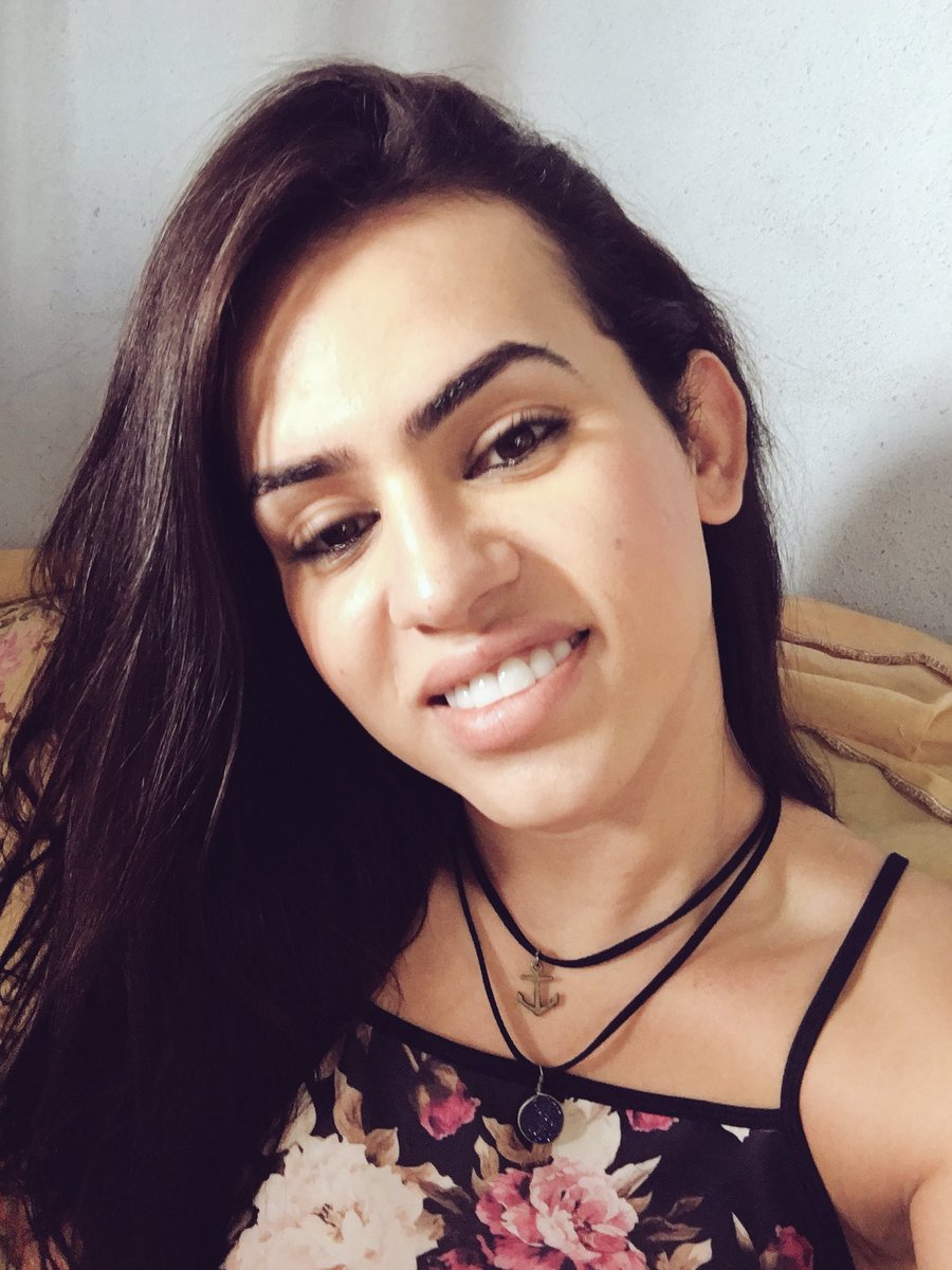 galiciaofpower2's tweet photo. Passando pra desejar uma semana cheia de paz e realizações a todos meus seguidores e deixa um bj especial a todos obs: beijo grego 👅💋 https://t.co/tcs5MjlfoJ