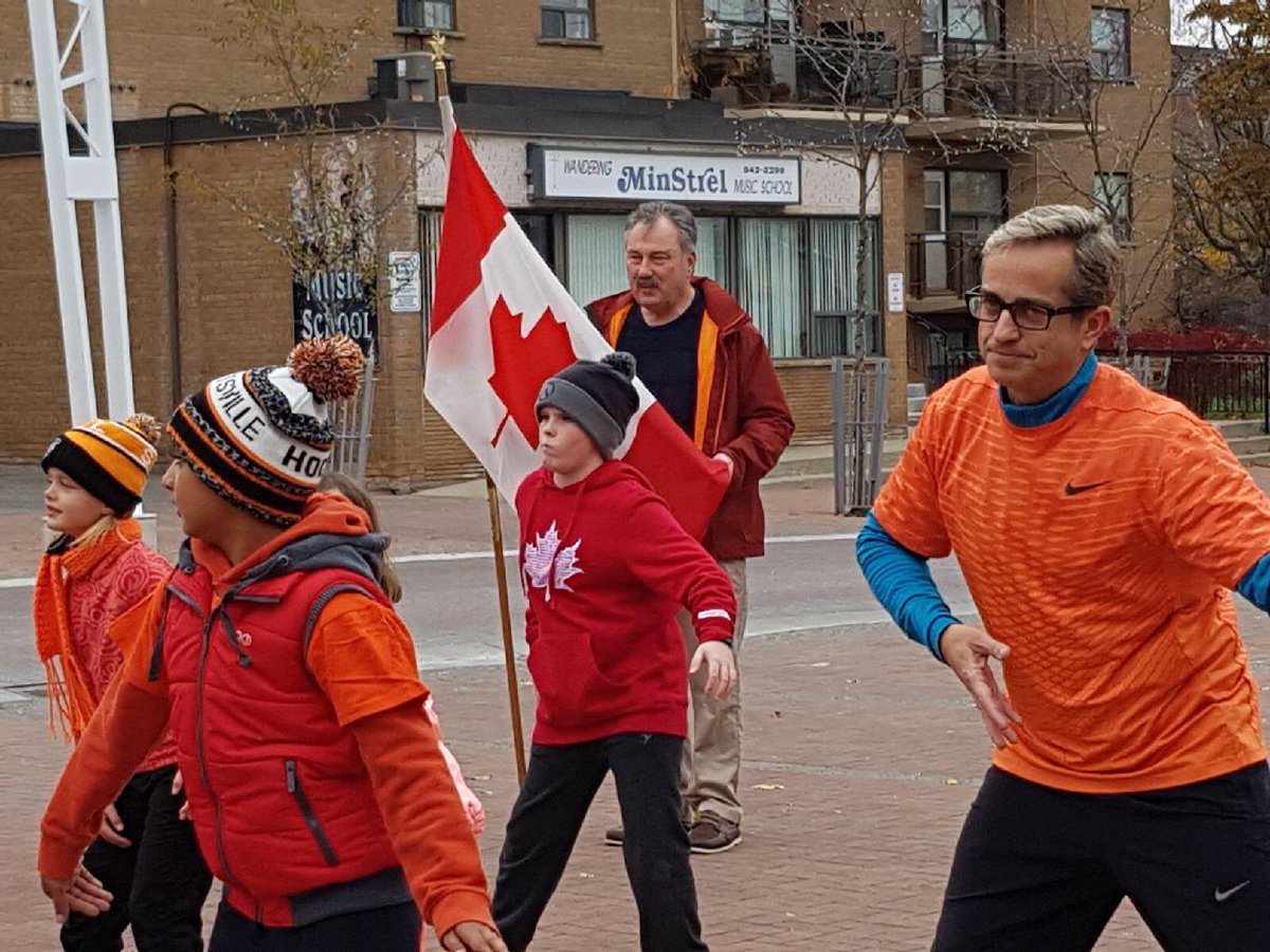 RUPSRockets's tweet photo. #DFK2017 spreading kindness on International Kindness Day. Actions can have impact when people come together. Thanks to our families, staff, Coucillor George Carlson, and our wonderful dance instructor Mrs Luxmore-Begin. AMAZING! #pdsb https://t.co/dHDD93CUIA