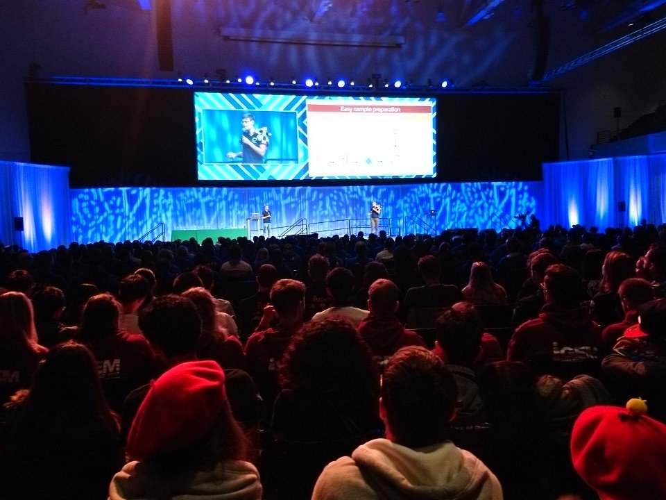 iGEM Heidelberg 2017 (@igemheidelberg) on Twitter photo A second great project using #Cas13a on the finalist stage. <a href="/TUDelft_iGEM/">iGEM TU Delft</a> is presenting <a href="/iGEM/">iGEM Headquarters</a> #GiantJamboree A second great project using #Cas13a on the finalist stage. <a href="/TUDelft_iGEM/">iGEM TU Delft</a> is presenting <a href="/iGEM/">iGEM Headquarters</a> #GiantJamboree