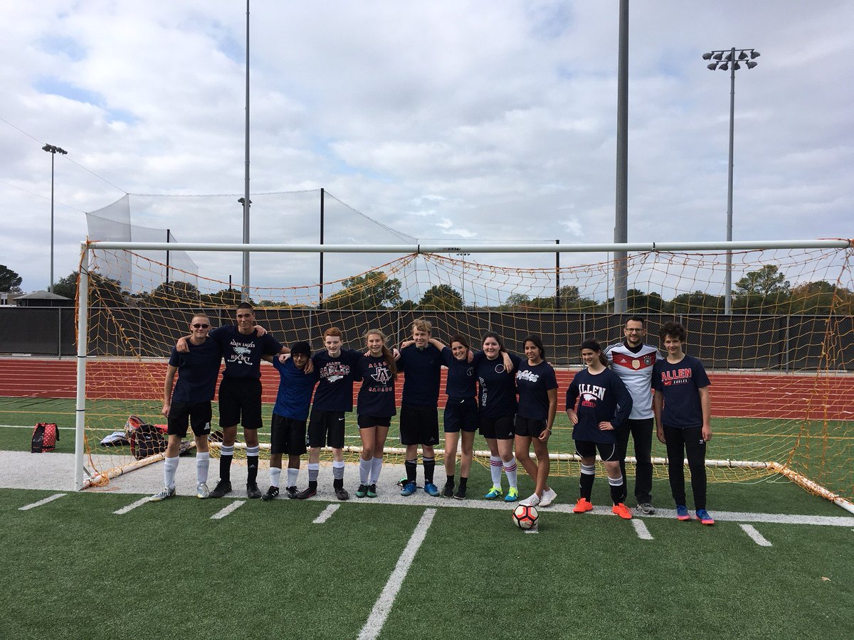 deutschklubahs's tweet photo. Allen HS German club had such a fun time at Sportfest! Vielen Dank to all the students and adults who made it an awesome event! #aatgntx #AHSeaglelife #deutschlernenmachtspass https://t.co/yq152HGXGj